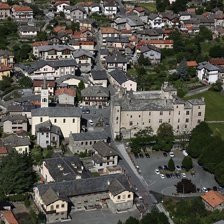 Il Pellegrino Bed & Breakfast Issogne Екстериор снимка
