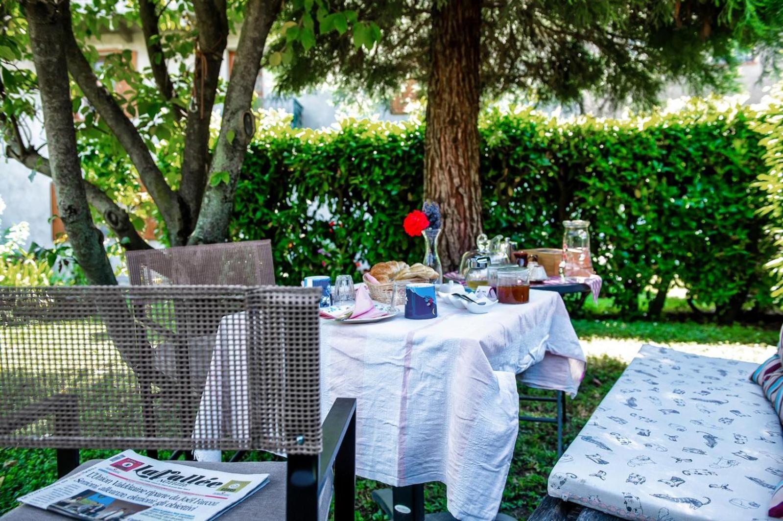 Il Pellegrino Bed & Breakfast Issogne Екстериор снимка