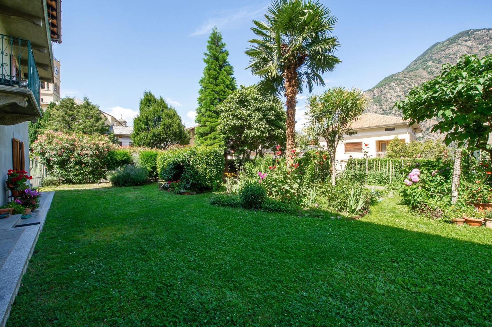 Il Pellegrino Bed & Breakfast Issogne Екстериор снимка