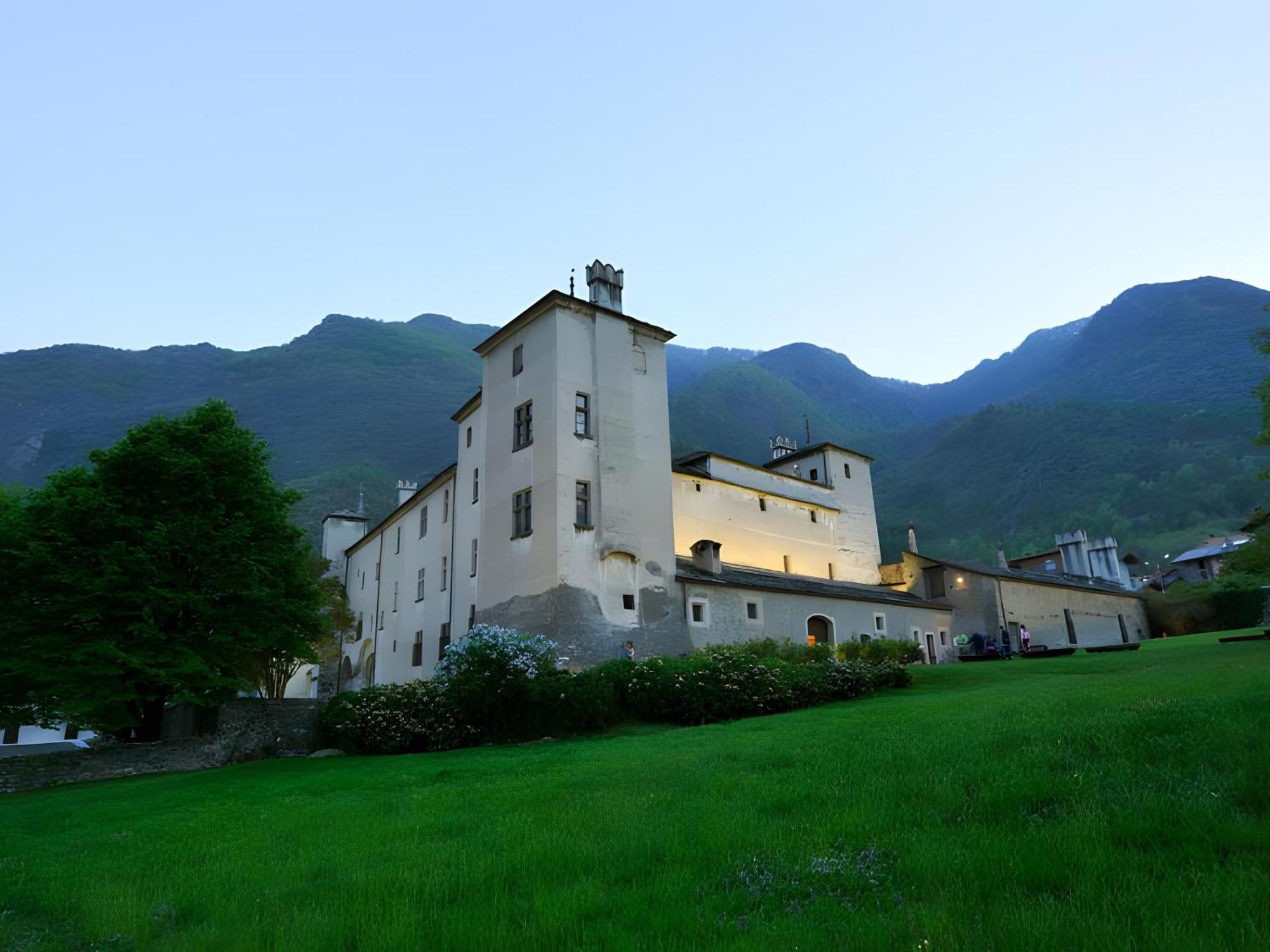 Il Pellegrino Bed & Breakfast Issogne Екстериор снимка